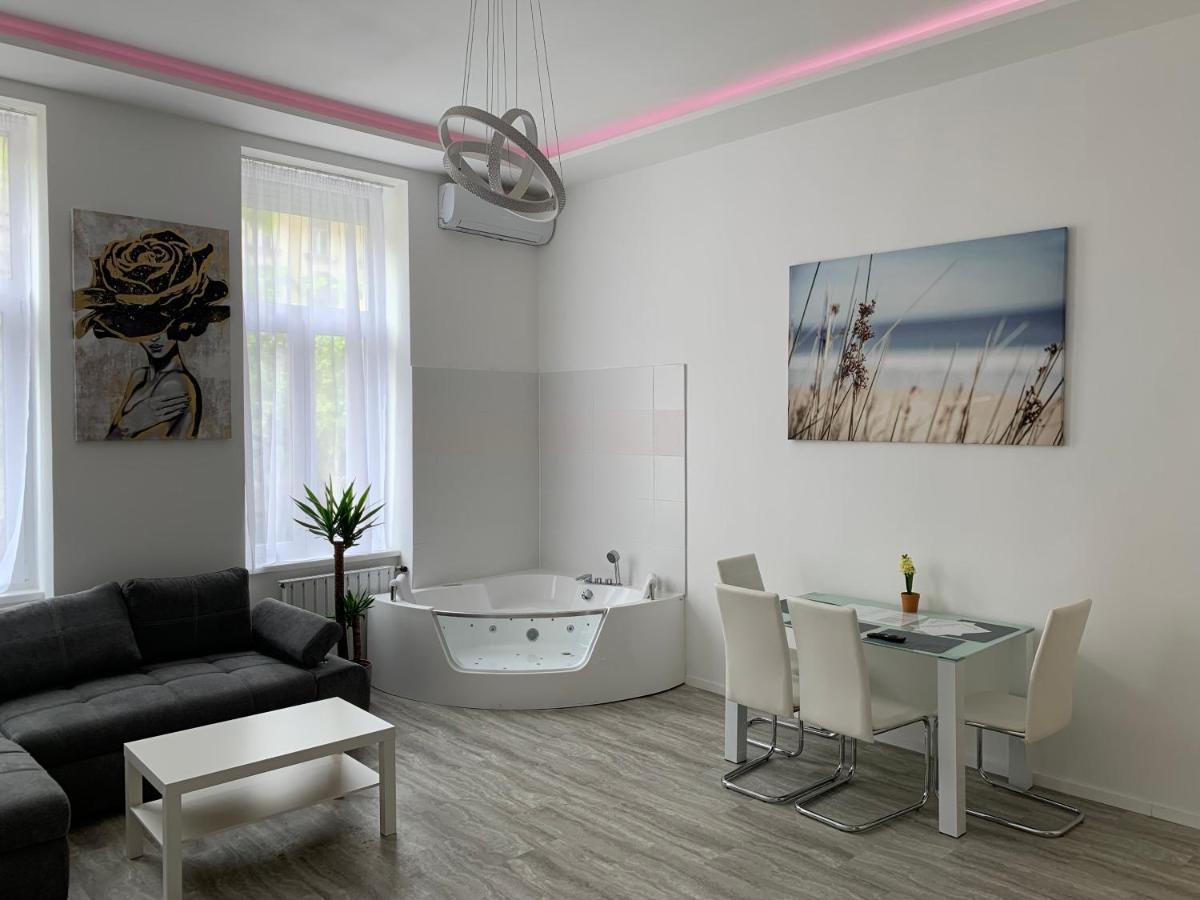 בודפשט Luxury Apartment In The Central מראה חיצוני תמונה